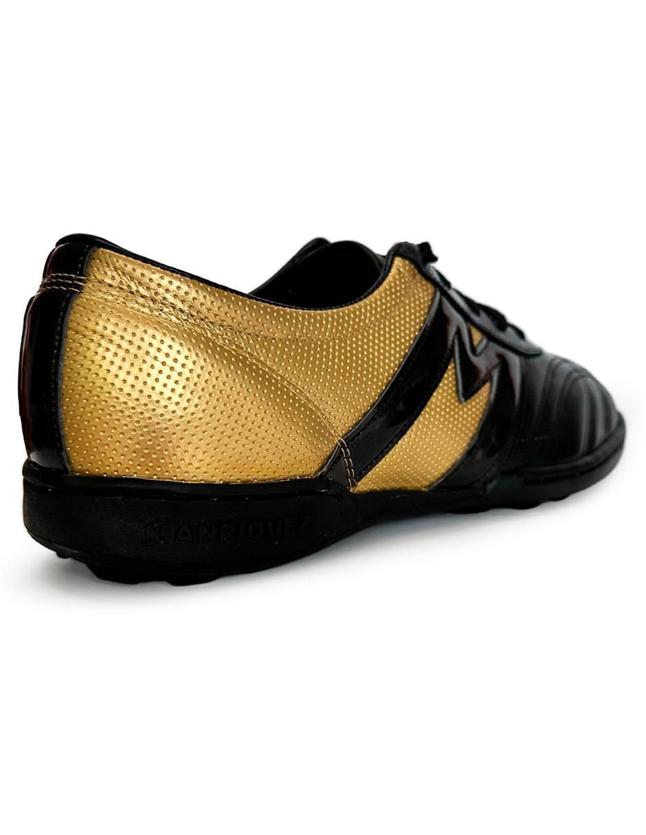Tenis de hombre para fútbol