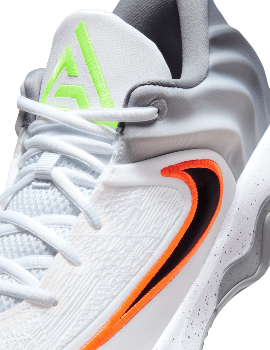 Tenis Giannis Immortality 4 para básquetbol Nike de hombre