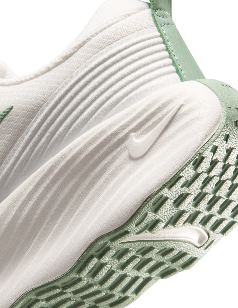 NIKE PROMINA